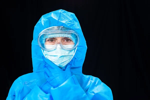 Вирус Женщина Защитном Антивирусном Костюме — стоковое фото