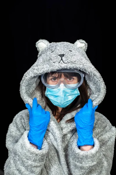 Virus Femme Peignoir Avec Gants Protection Masque Médical — Photo