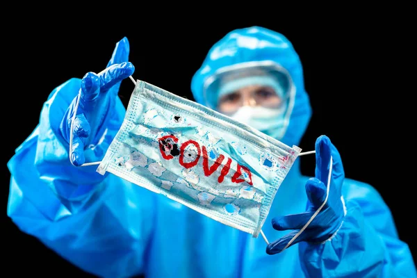 Coronavirus Una Donna Con Una Tuta Antivirus Protettiva Tiene Una — Foto Stock