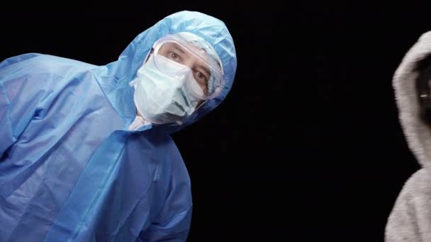 Virus Virologist Woman Bathing Suit Protective Mask — Stock Video