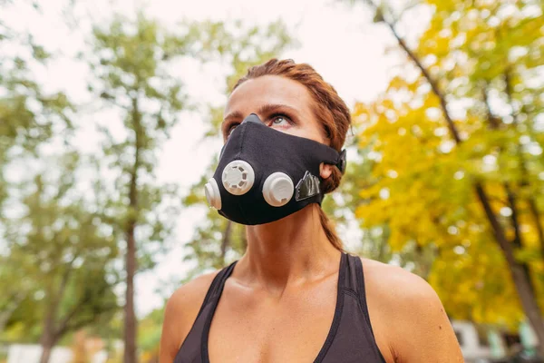 Hypoxic Mask Portrait Girl Athlete Hypoxic Mask — Stock Photo, Image