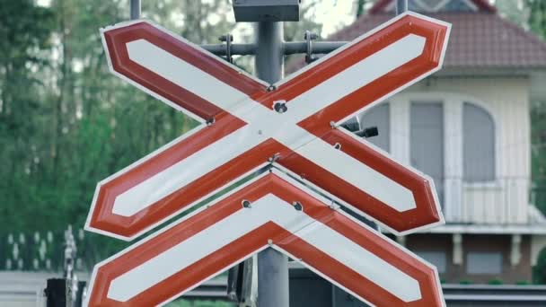 Verkeerstekens Ijzeren Spoorwegovergang Zonder Slagboom — Stockvideo