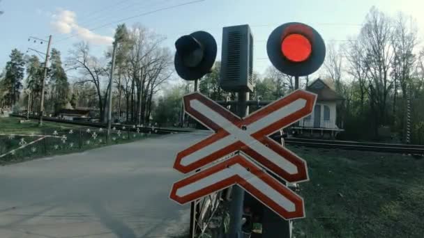 Verkeerstekens Ijzeren Spoorwegovergang Zonder Slagboom — Stockvideo