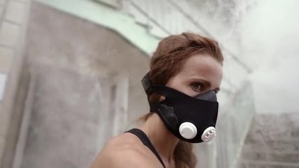 Hypoxisch Masker Portret Van Een Atletisch Meisje Met Een Hypoxisch — Stockvideo