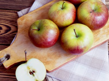 lezzetli taze kırmızı elmalar