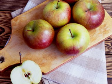 lezzetli taze kırmızı elmalar