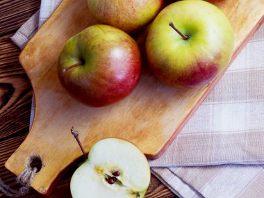 lezzetli taze kırmızı elmalar