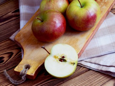 lezzetli taze kırmızı elmalar