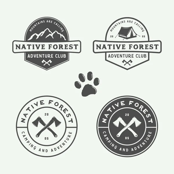 Set von Vintage-Camping Outdoor-und Abenteuer-Logos, Abzeichen — Stockvektor