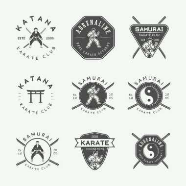 Vintage karate ya da dövüş sanatları logo, amblem, rozet, etiket kümesi