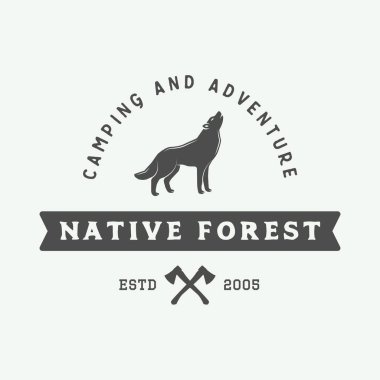 Vintage açık kamp ve macera logo, rozet, etiketleri