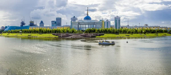 Akorda - Kazakistan cumhurbaşkanının evi..