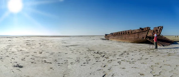 The ship graveyard of the Aral Sea. — Stock Photo, Image