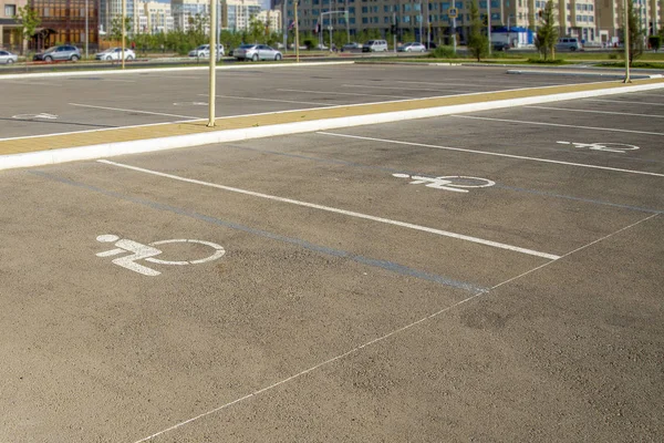 Posti auto per disabili — Foto Stock