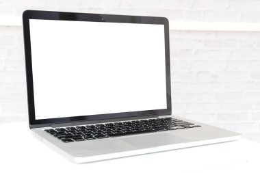 Beyaz masa oda ofis içinde laptop. montaj için grafik görüntüleme.