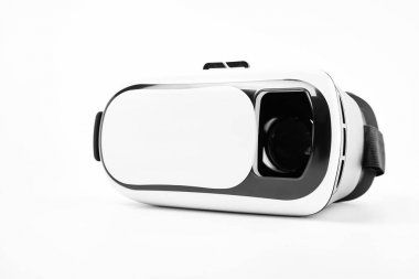 Yakın kadar sanal gerçeklik kask beyaz arka plan üzerinde.