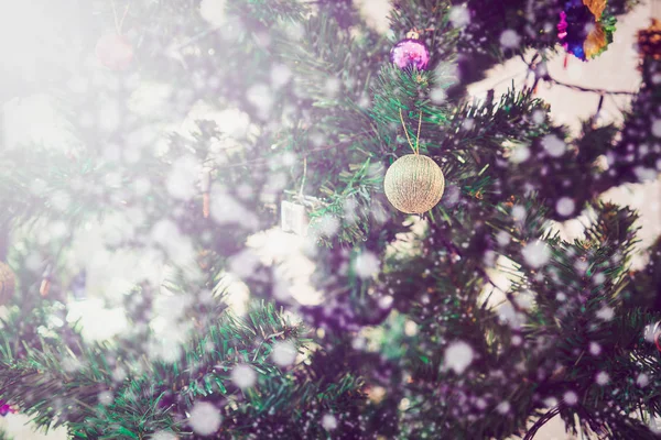 Close Merry Christmas Happy New Year Close Decorated Tree Snow — Stock Photo, Image