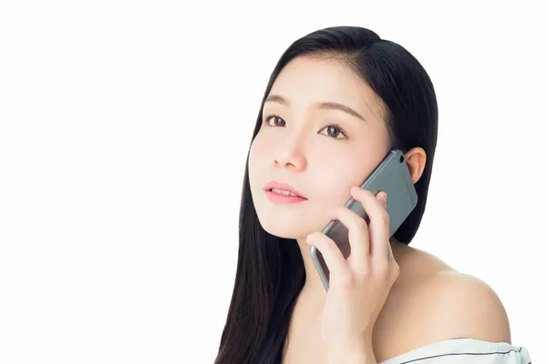 Primer Plano Retrato Mujer Hablando Smartphone Concepto Tecnología Cuidado Piel —  Fotos de Stock