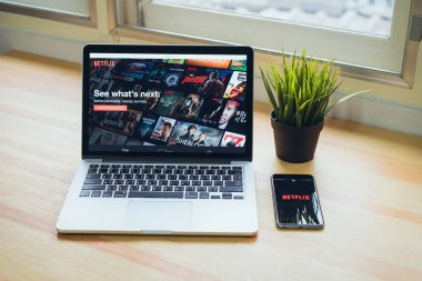Bangkok, Tayland - 23 Nisan 2018: Netflix uygulaması Laptop ekran üzerinde. Netflix Tv olay ve film izlemek için bir uluslararası önemli abonelik hizmetidir.