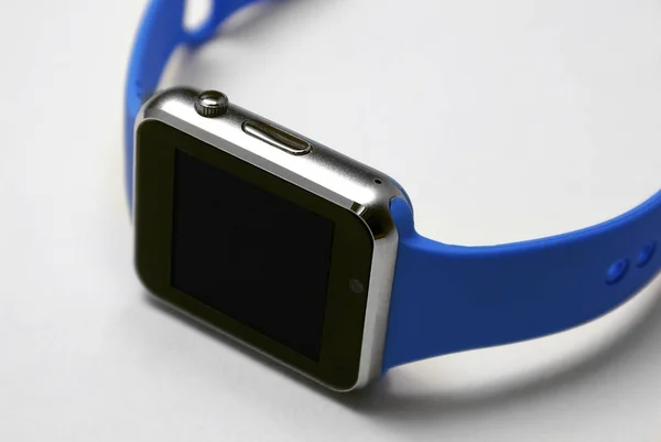 Mavi askısı ile akıllı izle