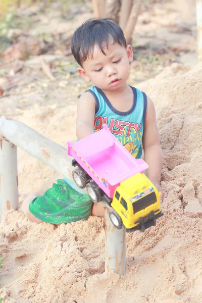 Crianças Estavam Brincando Areia — Fotografia de Stock