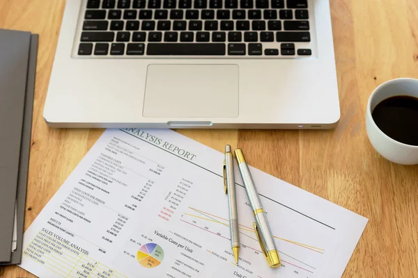 Image von Geschäftsdokumenten am Arbeitsplatz — Stockfoto