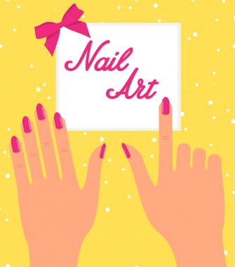 Kadın el ile Gümüş arka plan üzerinde pembe tırnak. Hediye sertifikası