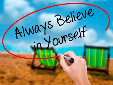 Adam el her zaman inanıyorum kendine siyah kalemi ile yazma