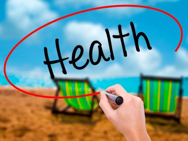 Adam el sağlık siyah kalemi ile görsel ekranda yazma.