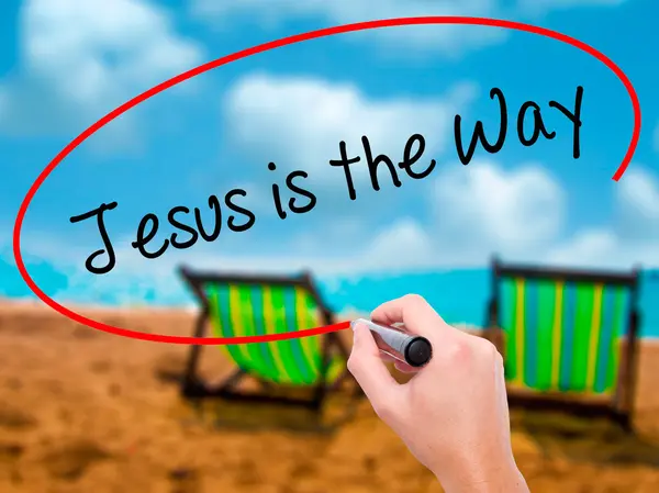 Man Hand skriva Jesus är vägen med svart markering på visuella sc — Stockfoto