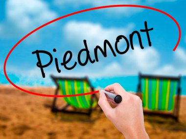 Adam el Piedmont ile siyah kalemi görsel ekranda yazma.