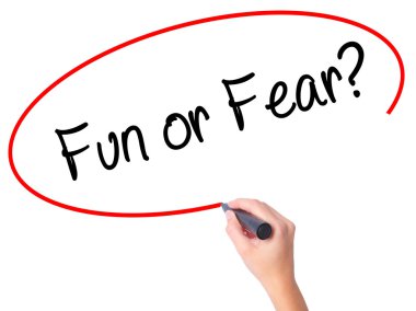 Kadın el yazma eğlenceli veya korku? görsel scr üzerinde siyah kalemi ile