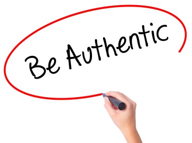 Kadın el olmak otantik siyah kalemi ile görsel scre yazma