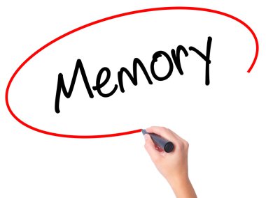 Kadın el bellek ile siyah kalemi görsel ekranda yazma.