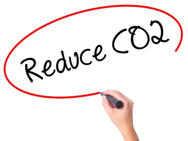 Kadın el azaltmak Co2 ile siyah kalemi görsel ekranda yazma.