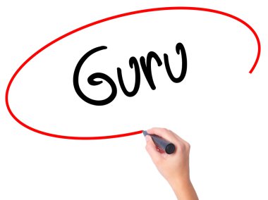 Kadın el guru ile siyah kalemi görsel ekranda yazma.