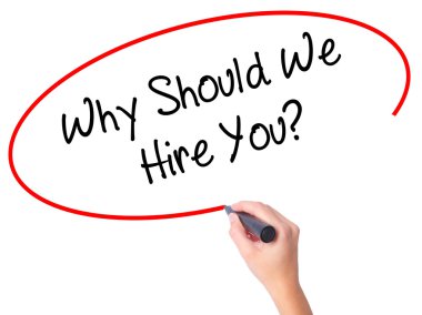 Kadın el neden gerektiğini biz Kiralık yazıyorsun? üzerinde siyah kalemi ile 