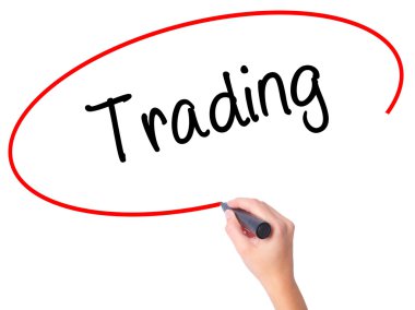 Kadın el ticaret ile siyah kalemi görsel ekranda yazma.