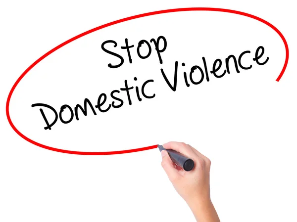 Donne Scrittura a mano Stop violenza domestica con pennarello nero su — Foto Stock