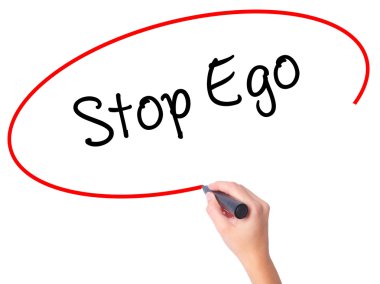 Kadın el yazma durdurmak Ego ile siyah kalemi görsel ekranda