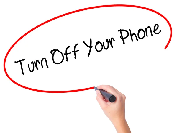 Vrouwen Hand schrijven Turn Off Your Phone met zwarte marker op visu — Stockfoto