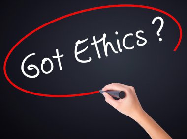 Kadın el yazma etik şeffaf boa üzerinde bir marker ile var