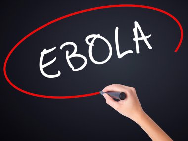 Kadın el yazma Ebola şeffaf kartı bir marker ile 