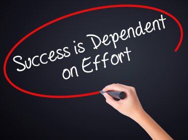 Kadın el yazma başarıdır bağımlı bir marker ile çaba 