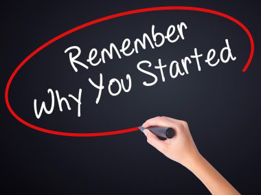 Kadın el yazma hatırlıyorum neden başladığın t üzerinden bir marker ile