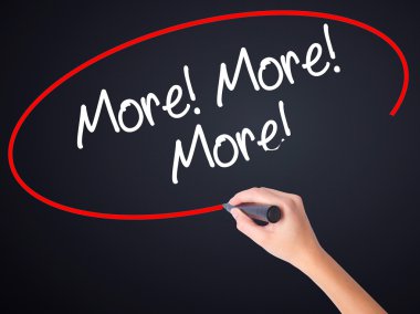 Kadın el daha fazla yazma! Daha! Daha! bir marker ile transpar üzerinden