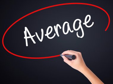 Kadın el yazma ortalama bir marker şeffaf kartı ile 