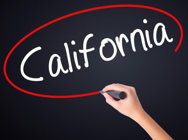 Kadın el yazma California şeffaf boa üzerinde bir marker ile