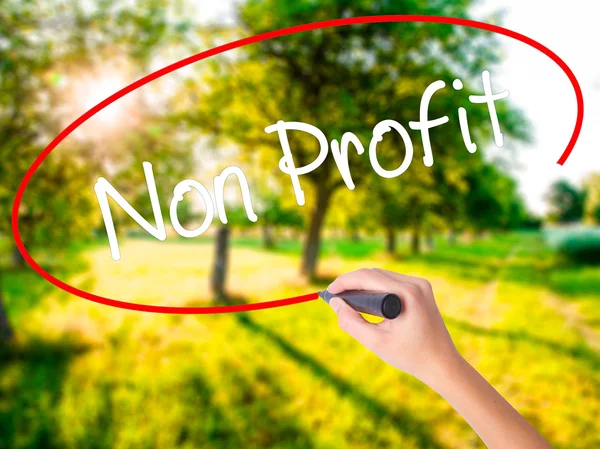 Nő kézzel írás Non Profit, mint átlátszó boa marker — Stock Fotó