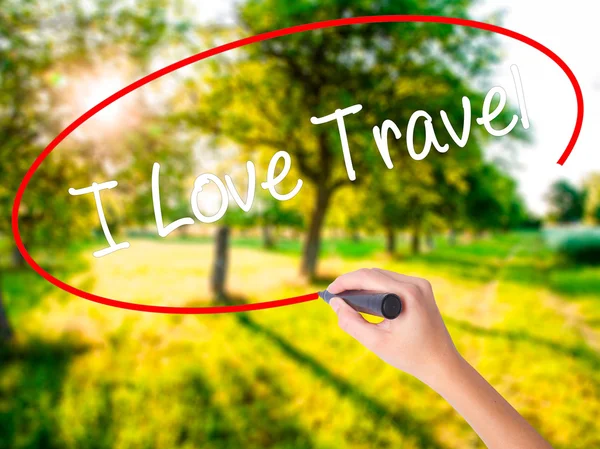 Woman Hand Writing I Love Travel con un marcador sobre transparente —  Fotos de Stock